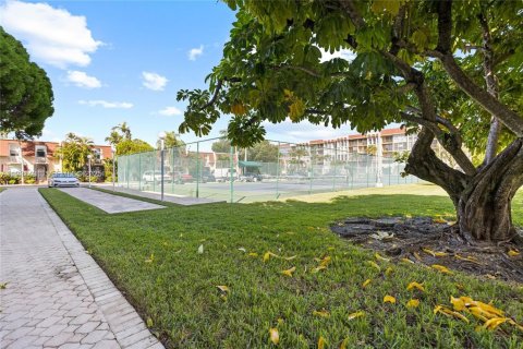 Condominio en venta en Hallandale Beach, Florida, 1 dormitorio, 102.19 m2 № 1991537 - foto 18