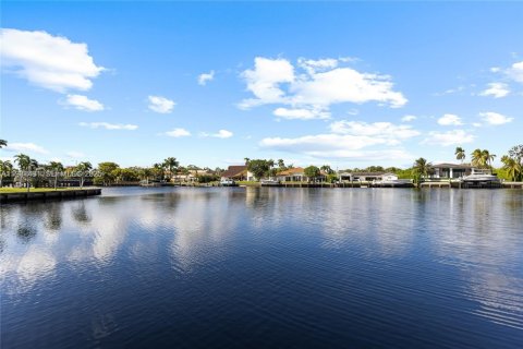 Condominio en venta en Hallandale Beach, Florida, 1 dormitorio, 102.19 m2 № 1991537 - foto 4