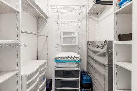 Condominio en venta en Hallandale Beach, Florida, 1 dormitorio, 102.19 m2 № 1991537 - foto 12