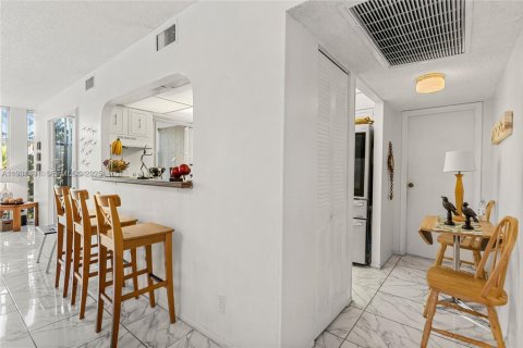 Condominio en venta en Hallandale Beach, Florida, 1 dormitorio, 102.19 m2 № 1991537 - foto 13