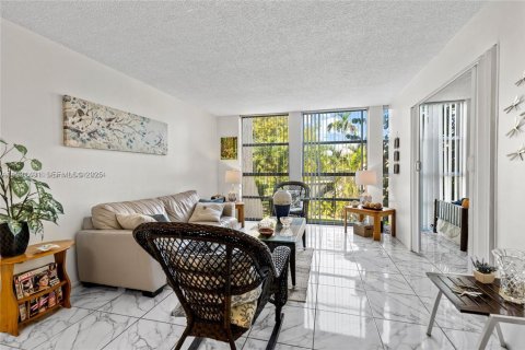 Condominio en venta en Hallandale Beach, Florida, 1 dormitorio, 102.19 m2 № 1991537 - foto 3