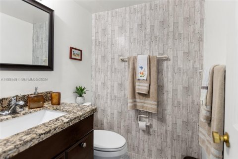 Condominio en venta en Hallandale Beach, Florida, 1 dormitorio, 102.19 m2 № 1991537 - foto 16