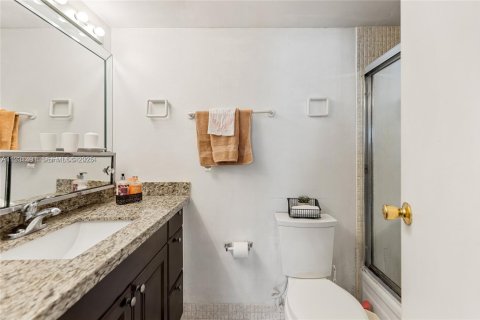 Condominio en venta en Hallandale Beach, Florida, 1 dormitorio, 102.19 m2 № 1991537 - foto 15