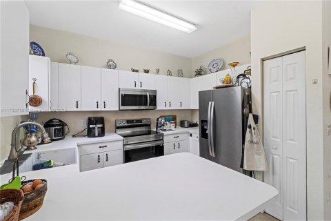 Condo in Homestead, Florida, 2 bedrooms  № 1867735 - photo 6