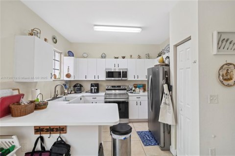 Condo in Homestead, Florida, 2 bedrooms  № 1867735 - photo 7