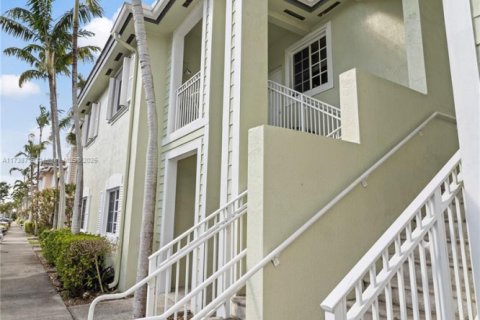 Condo in Homestead, Florida, 2 bedrooms  № 1867735 - photo 1