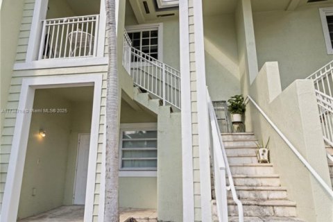 Condo in Homestead, Florida, 2 bedrooms  № 1867735 - photo 2