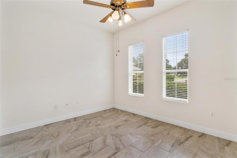 Villa ou maison à vendre à Lady Lake, Floride: 3 chambres, 212.19 m2 № 1914737 - photo 25