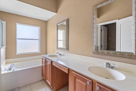 Villa ou maison à vendre à Sorrento, Floride: 3 chambres, 184.88 m2 № 2233915 - photo 26