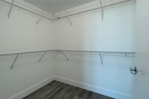 Copropriété à vendre à Miami, Floride: 1 chambre, 74.04 m2 № 2057469 - photo 10