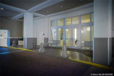 Copropriété à vendre à Miami, Floride: 1 chambre, 74.04 m2 № 2057469 - photo 23