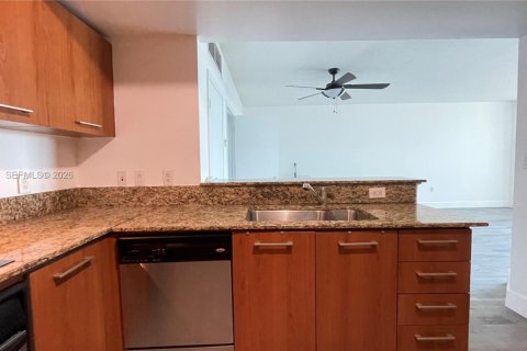Copropriété à vendre à Miami, Floride: 1 chambre, 74.04 m2 № 2057469 - photo 4