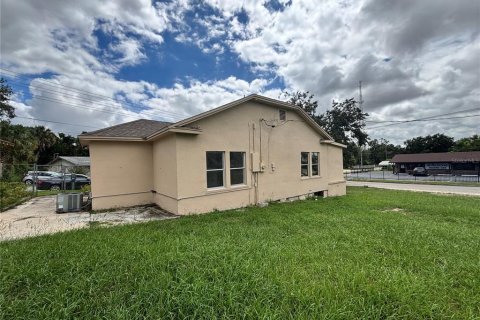 Propiedad comercial en alquiler en Haines City, Florida, 126.25 m2 № 1899468 - foto 17