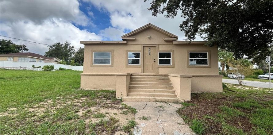 Propiedad comercial en Haines City, Florida 126.25 m2 № 1899468