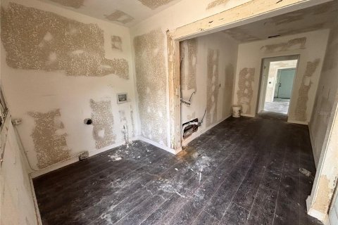 Propiedad comercial en alquiler en Haines City, Florida, 126.25 m2 № 1899468 - foto 16