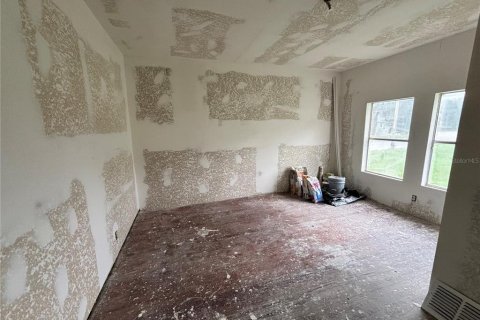 Propiedad comercial en alquiler en Haines City, Florida, 126.25 m2 № 1899468 - foto 8