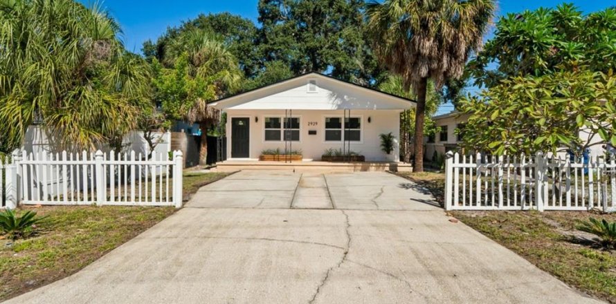 Villa ou maison à Saint Petersburg, Floride 3 chambres, 98.85 m2 № 2430983