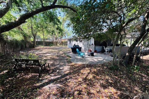 House in Gainesville, Florida 2 bedrooms, 100.33 sq.m. № 2098424 - photo 10