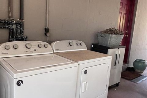 House in Gainesville, Florida 2 bedrooms, 100.33 sq.m. № 2098424 - photo 9