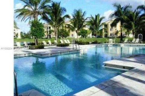 Condo in Miramar, Florida, 2 bedrooms  № 1944211 - photo 15