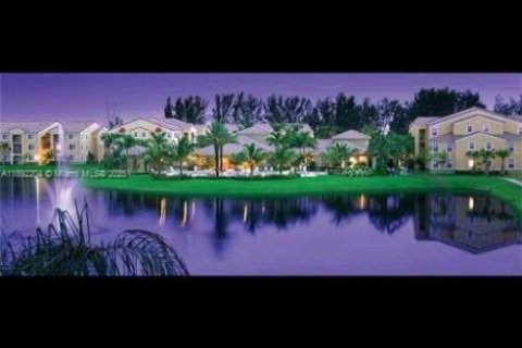 Condo in Miramar, Florida, 2 bedrooms  № 1944211 - photo 2