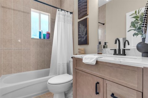 Купить виллу или дом в Хомстед, Флорида 3 спальни, 135.27м2, № 1928323 - фото 21