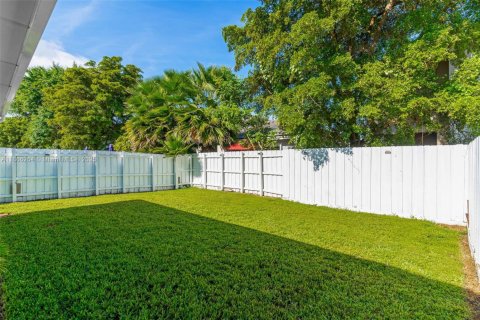 Купить виллу или дом в Хомстед, Флорида 3 спальни, 135.27м2, № 1928323 - фото 29