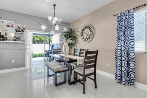 Купить виллу или дом в Хомстед, Флорида 3 спальни, 135.27м2, № 1928323 - фото 9