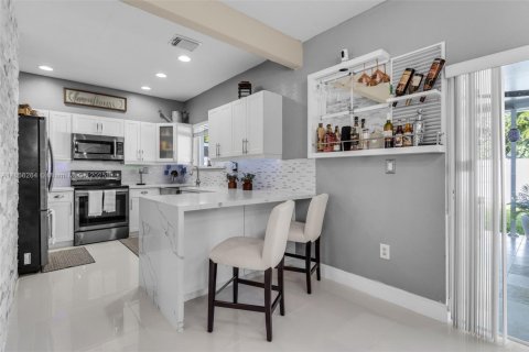 Купить виллу или дом в Хомстед, Флорида 3 спальни, 135.27м2, № 1928323 - фото 2