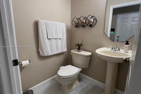 Купить виллу или дом в Хомстед, Флорида 3 спальни, 135.27м2, № 1928323 - фото 8