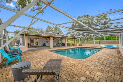 House in Clearwater, Florida 3 bedrooms, 167.78 sq.m. № 1773262 - photo 2