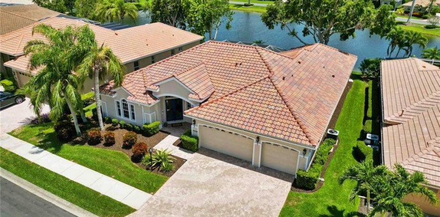 House in Sarasota, Florida 4 bedrooms, 280.75 sq.m. № 1775532
