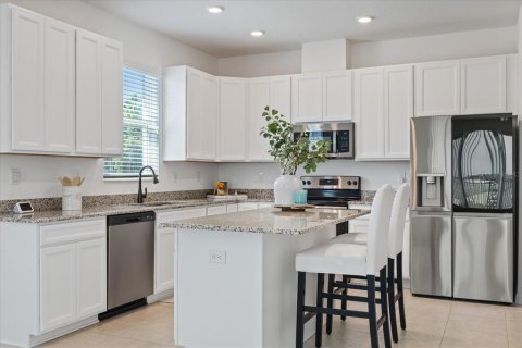 House in Seffner, Florida 4 bedrooms, 193.05 sq.m. № 1582220 - photo 15