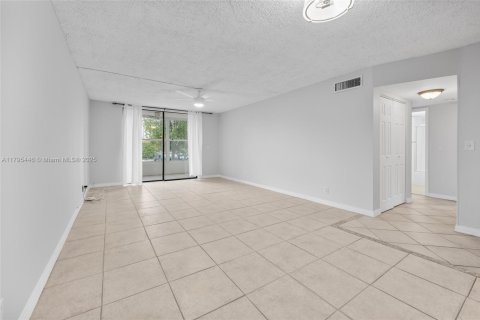 Condo in Lauderdale Lakes, Florida, 2 bedrooms  № 1726584 - photo 12