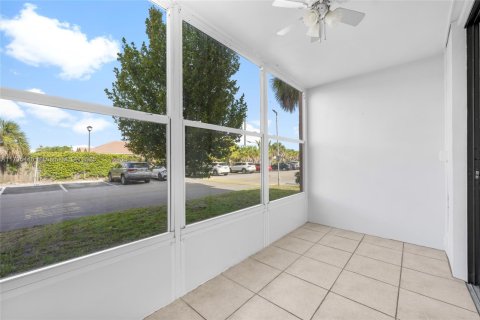 Condo in Lauderdale Lakes, Florida, 2 bedrooms  № 1726584 - photo 14
