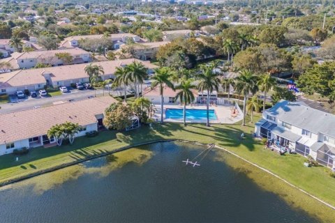 Touwnhouse à vendre à Dania Beach, Floride: 2 chambres, 103.12 m2 № 2173156 - photo 5