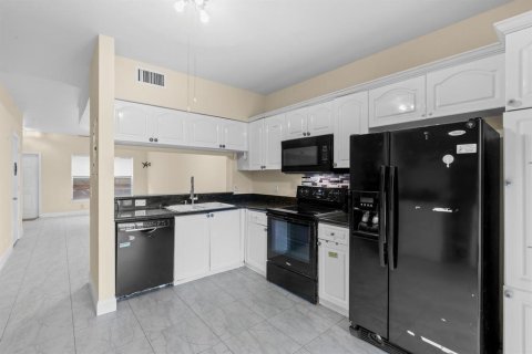 Touwnhouse à vendre à Dania Beach, Floride: 2 chambres, 103.12 m2 № 2173156 - photo 12