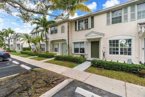 Touwnhouse à vendre à Dania Beach, Floride: 2 chambres, 103.12 m2 № 2173156 - photo 15