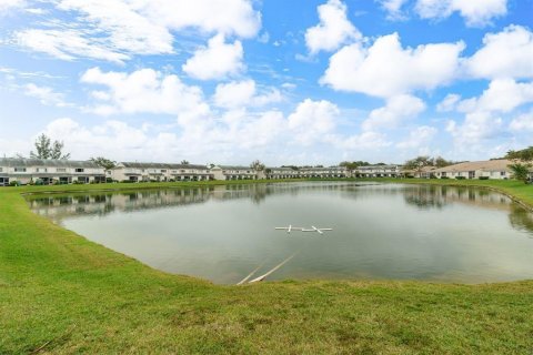 Touwnhouse à vendre à Dania Beach, Floride: 2 chambres, 103.12 m2 № 2173156 - photo 2