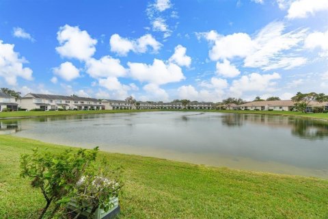 Touwnhouse à vendre à Dania Beach, Floride: 2 chambres, 103.12 m2 № 2173156 - photo 3