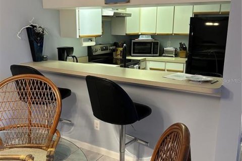 Copropriété à louer à Venice, Floride: 2 chambres, 82.5 m2 № 2099178 - photo 2