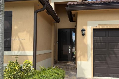 Villa ou maison à vendre à Homestead, Floride: 4 chambres, 174.38 m2 № 2087069 - photo 2