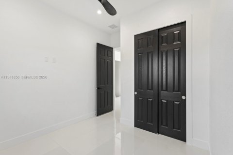 Купить виллу или дом в Лихай-Эйкерс, Флорида 4 спальни, № 1998919 - фото 21