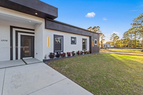 Купить виллу или дом в Лихай-Эйкерс, Флорида 4 спальни, № 1998919 - фото 4