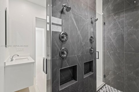 Купить виллу или дом в Лихай-Эйкерс, Флорида 4 спальни, № 1998919 - фото 19