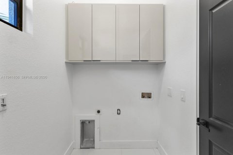 Купить виллу или дом в Лихай-Эйкерс, Флорида 4 спальни, № 1998919 - фото 30