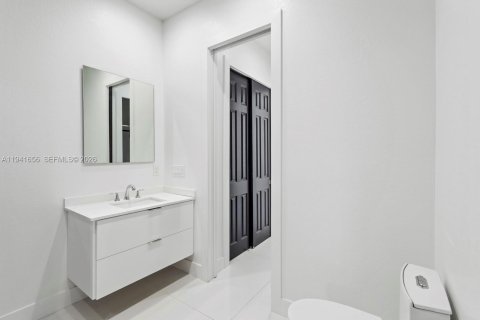 Купить виллу или дом в Лихай-Эйкерс, Флорида 4 спальни, № 1998919 - фото 17