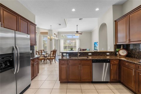 House in Davenport, Florida 6 bedrooms, 310.48 sq.m. № 1816711 - photo 10