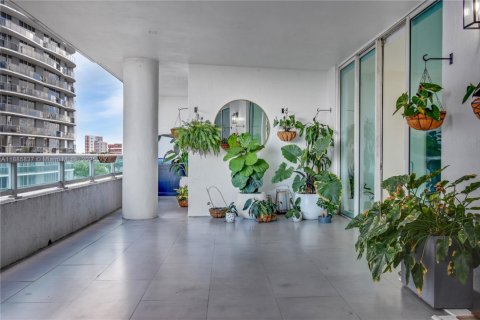 Купить кондоминиум в Майами, Флорида 2 спальни, 134.89м2, № 1932562 - фото 29