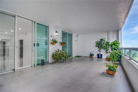 Купить кондоминиум в Майами, Флорида 2 спальни, 134.89м2, № 1932562 - фото 24
